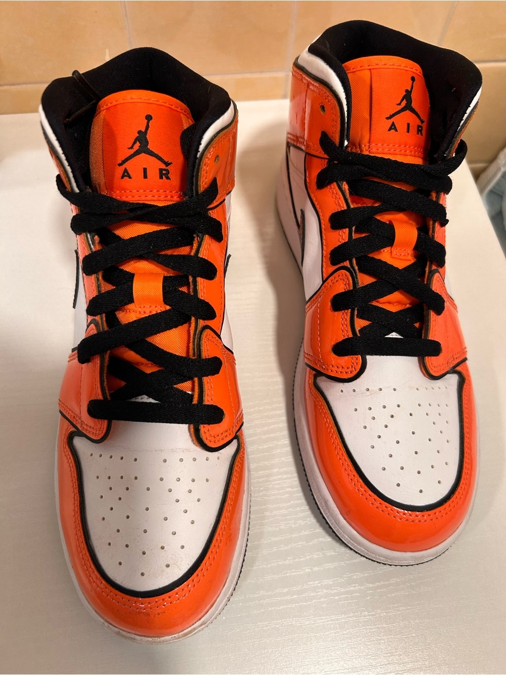 Nike Air Jordan 1 Mid SE GS "Turf Orange" 6.5Y (BQ6931-802) - Picture 2 of 11